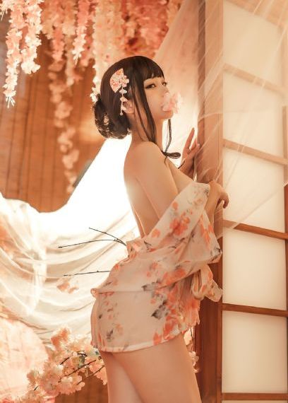 僵尸脱衣舞娘