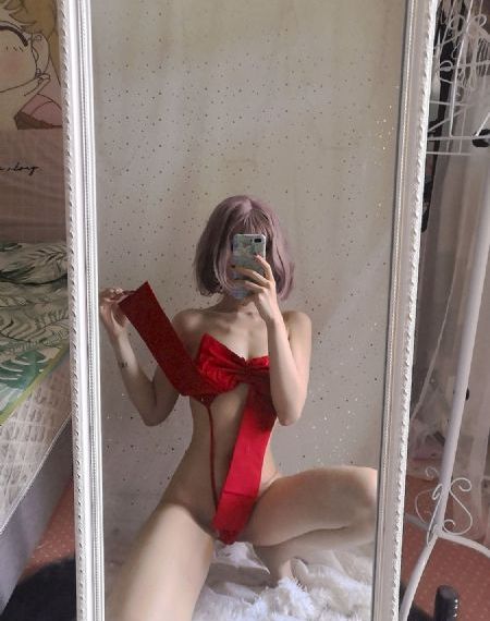 年轻的女老师