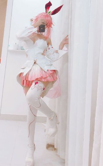 黄色